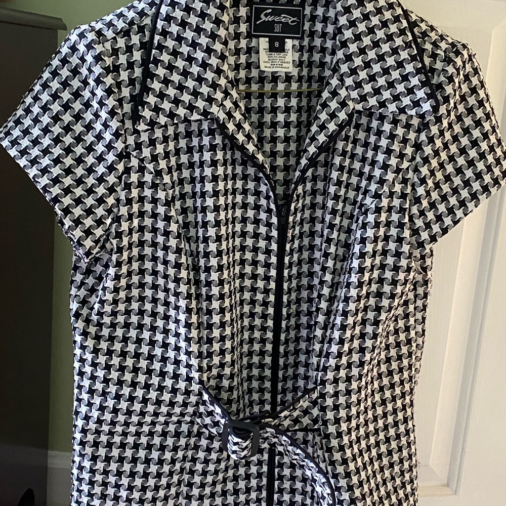 Short sleeve dress shirts.